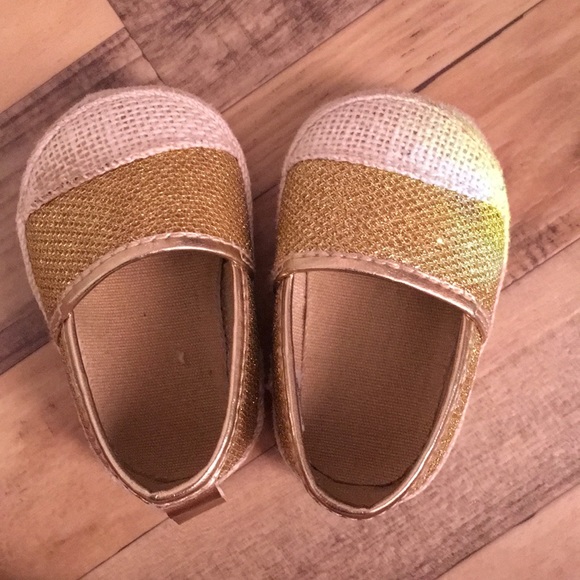Gold slip on baby shoes - Picture 1 of 2